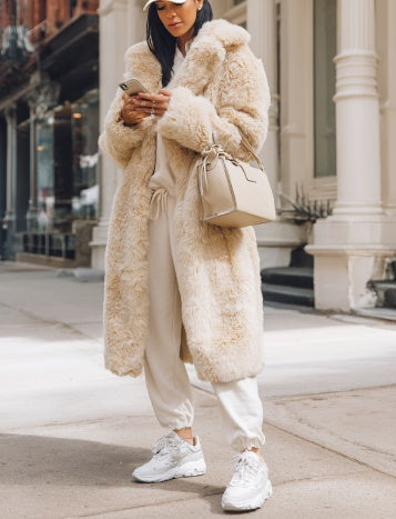 Women's Oversized Beige Faux Fur Coat