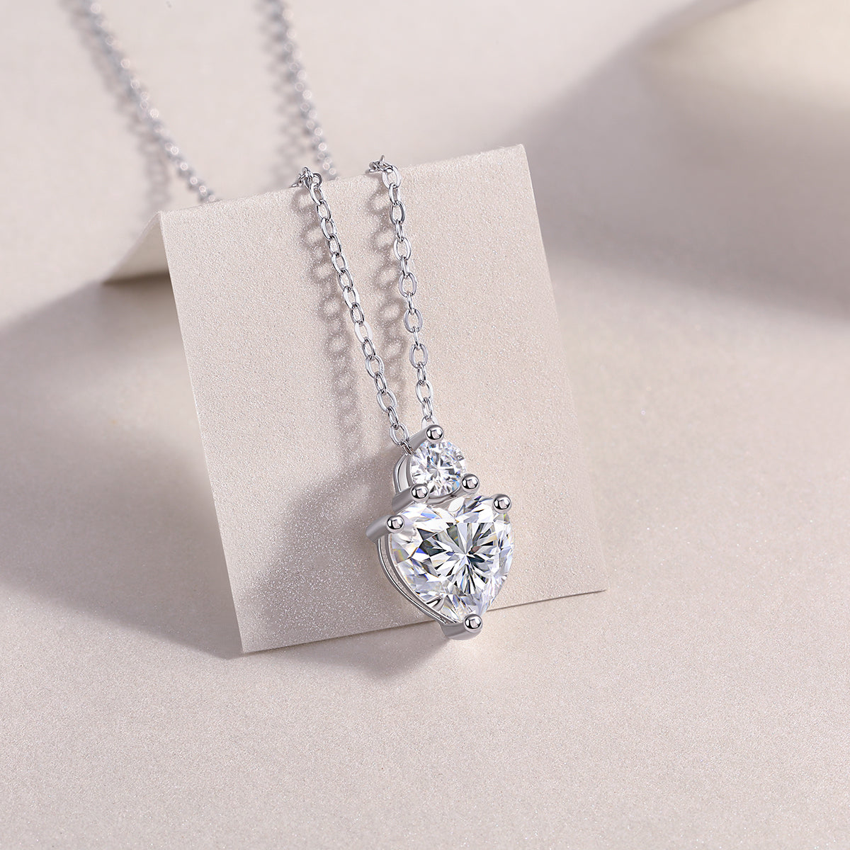 Ripple Fantasy - A Fashionable & Luxurious Diamond Jewelry Pendant Set