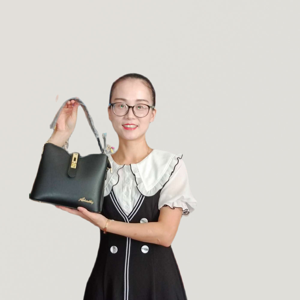 Women's High-Capacity Cross Bag