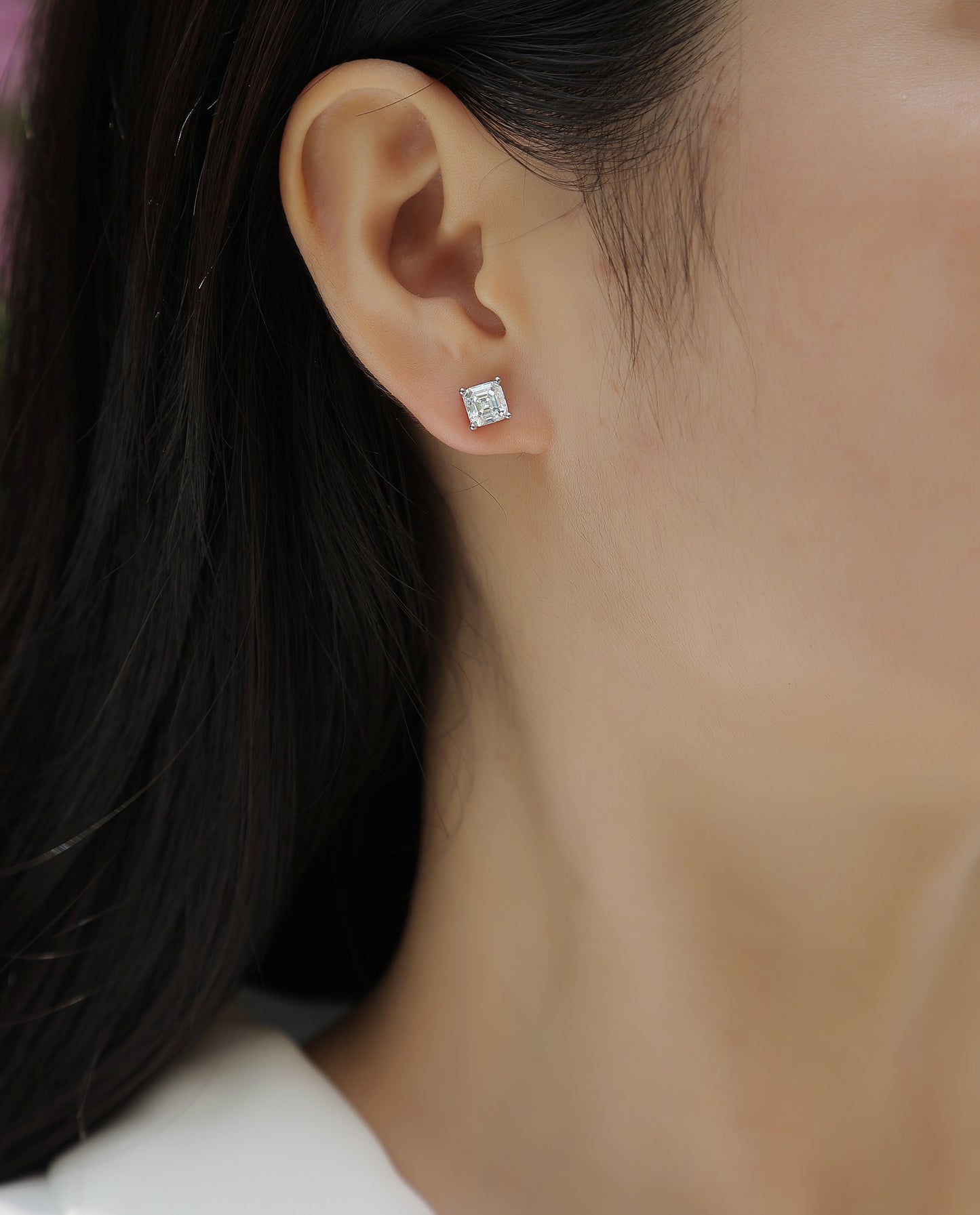Unrestrained - A Fashionable & Luxurious Diamond Jewelry Piece Set