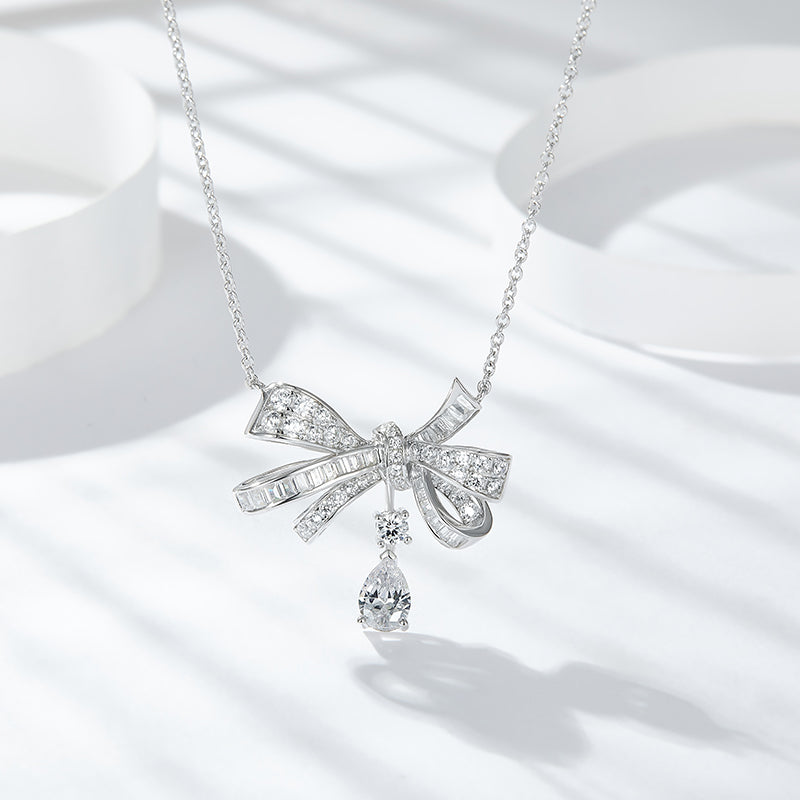Butterfly - A Fashionable & Luxurious Diamond Jewelry Pendant Set