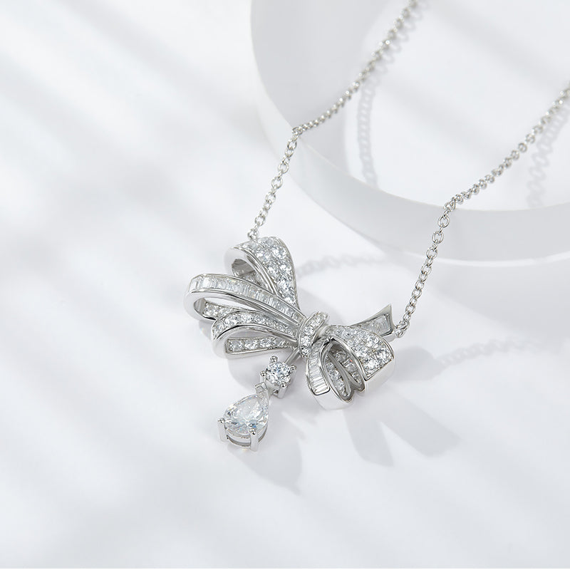 Butterfly - A Fashionable & Luxurious Diamond Jewelry Pendant Set
