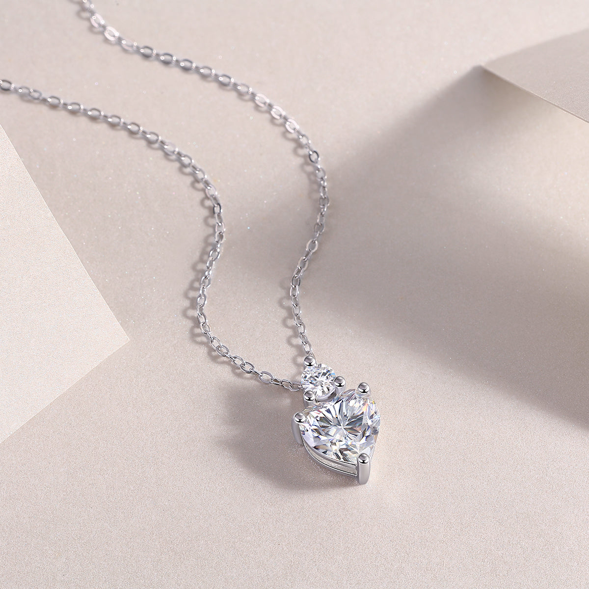 Ripple Fantasy - A Fashionable & Luxurious Diamond Jewelry Pendant Set
